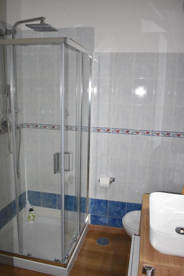 נאפולי Casa Vacanze Oikia - Room Girasole מראה חיצוני תמונה