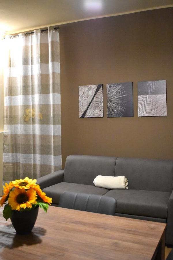 נאפולי Casa Vacanze Oikia - Room Girasole מראה חיצוני תמונה